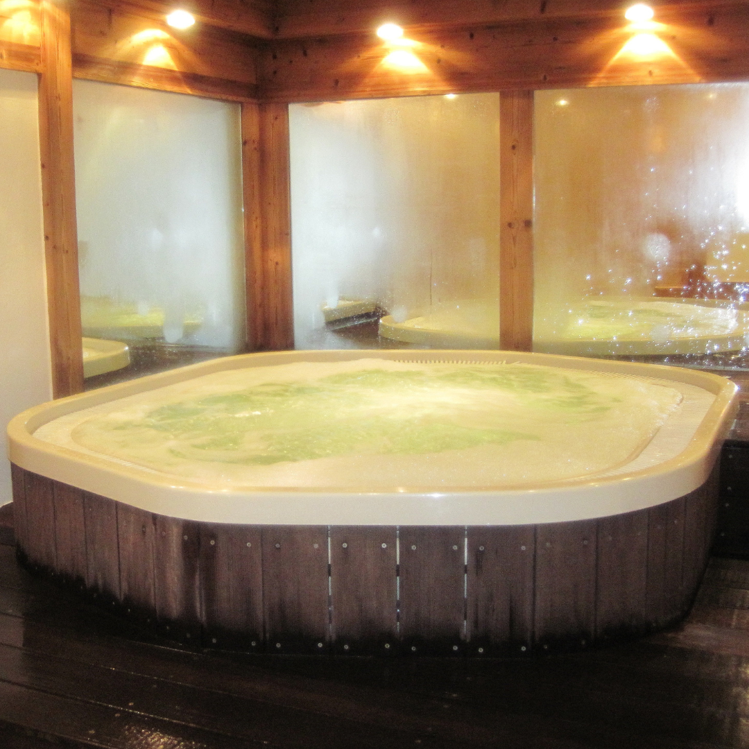 Jacuzzi in the Spa